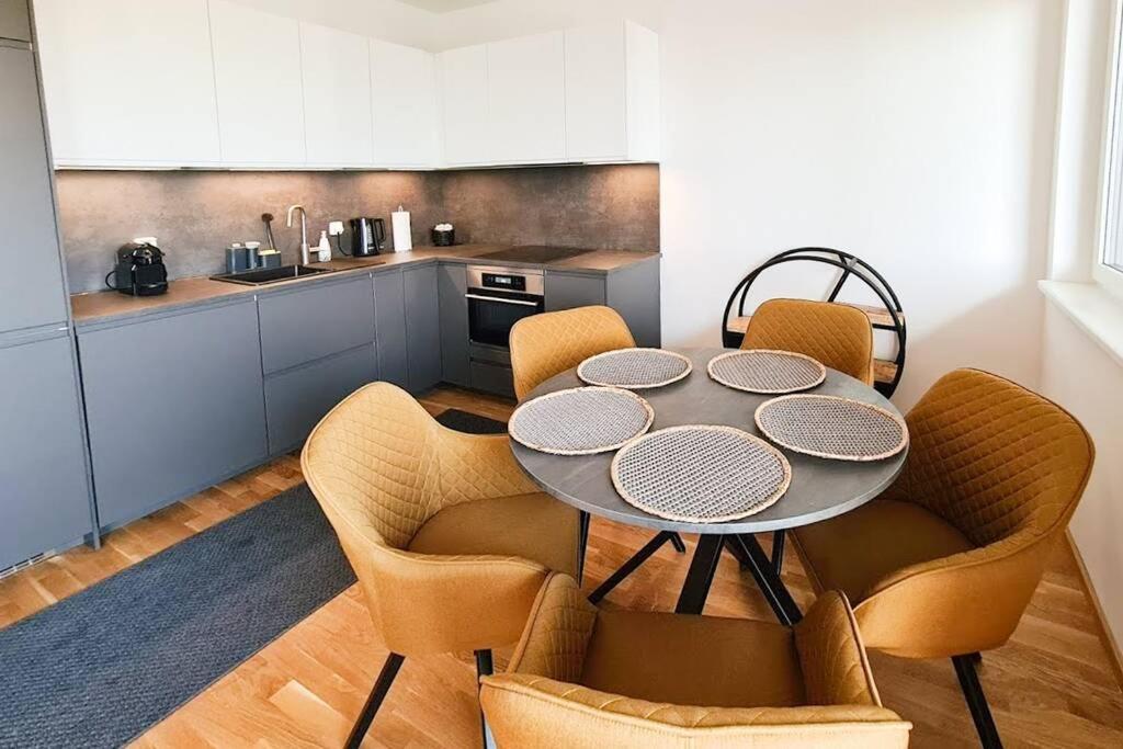 Lake View Suite 莫比斯希安西 外观 照片
